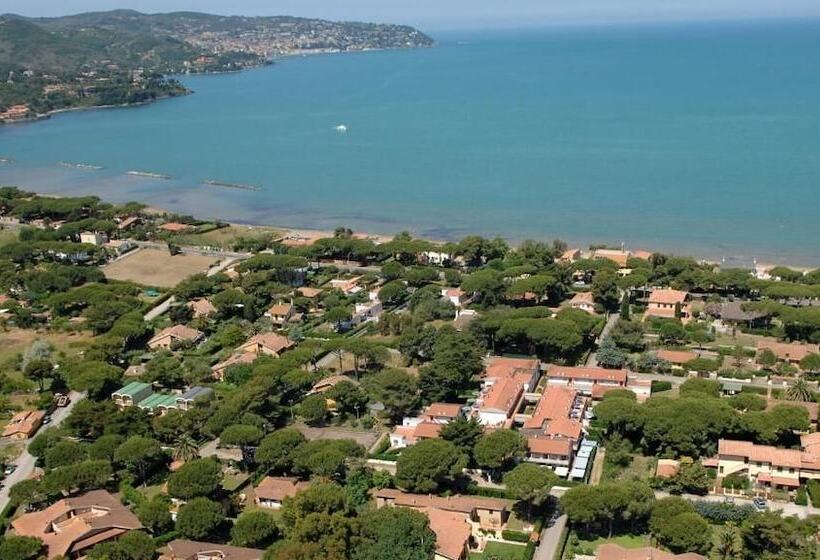 בית מלון כפרי Airone Residenza Turistico Alberghiera