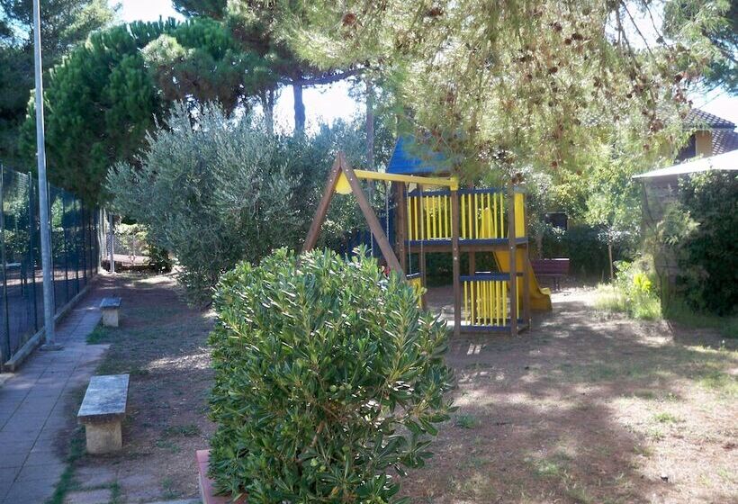 בית מלון כפרי Airone Residenza Turistico Alberghiera