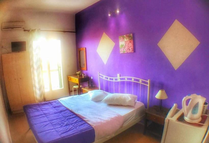 Отель Benitsa Beach