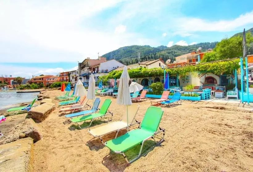 ホテル Benitsa Beach