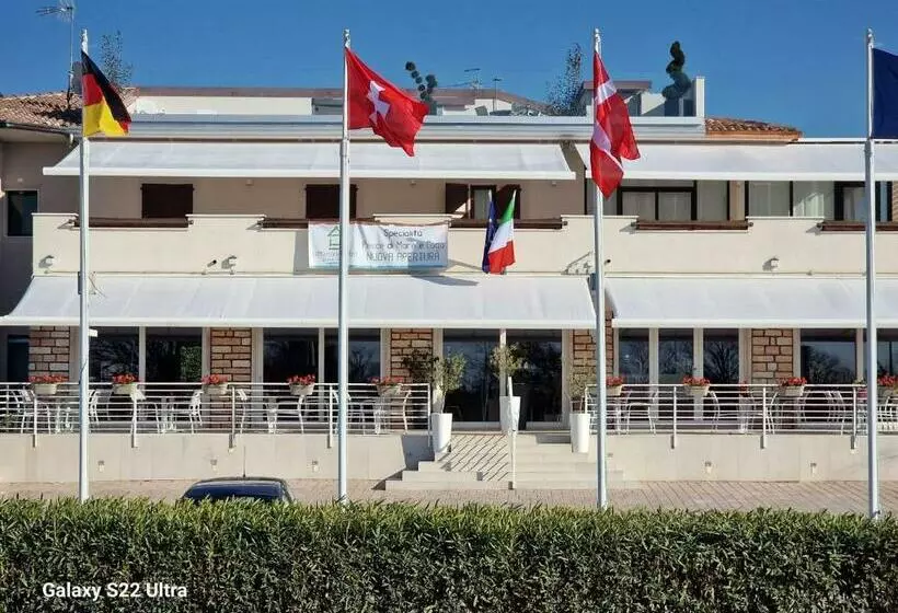 Hotelli La Maison Du Port