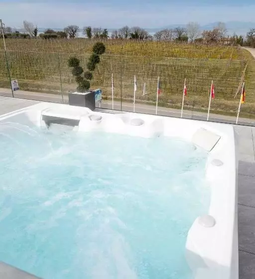 Hotelli La Maison Du Port