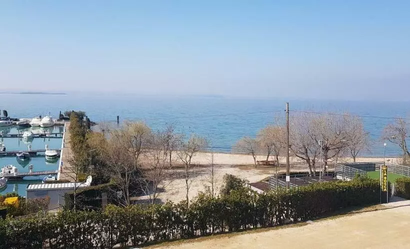 Hotelli La Maison Du Port