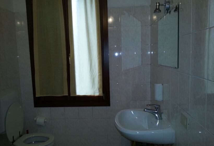 בית מלון כפרי Nuova Locanda Belvedere