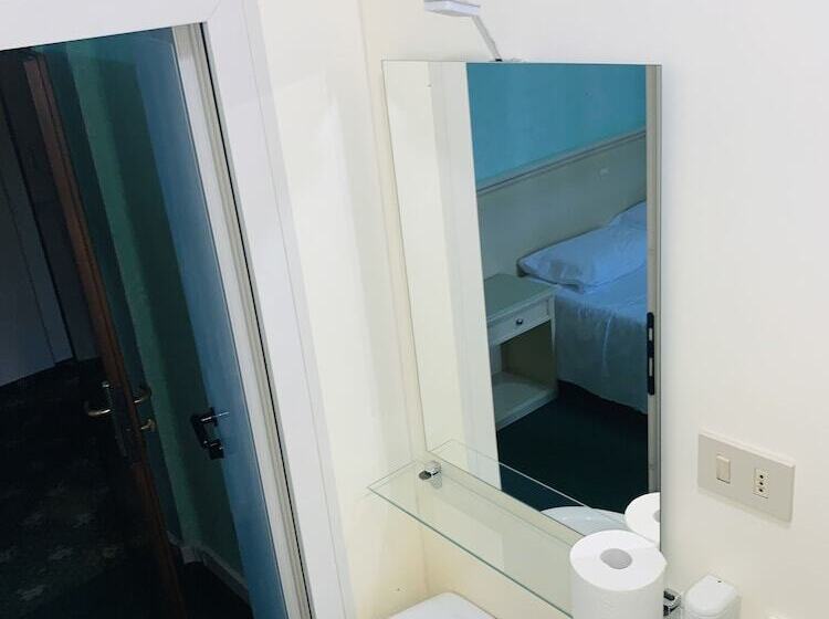 בית מלון כפרי Nuova Locanda Belvedere