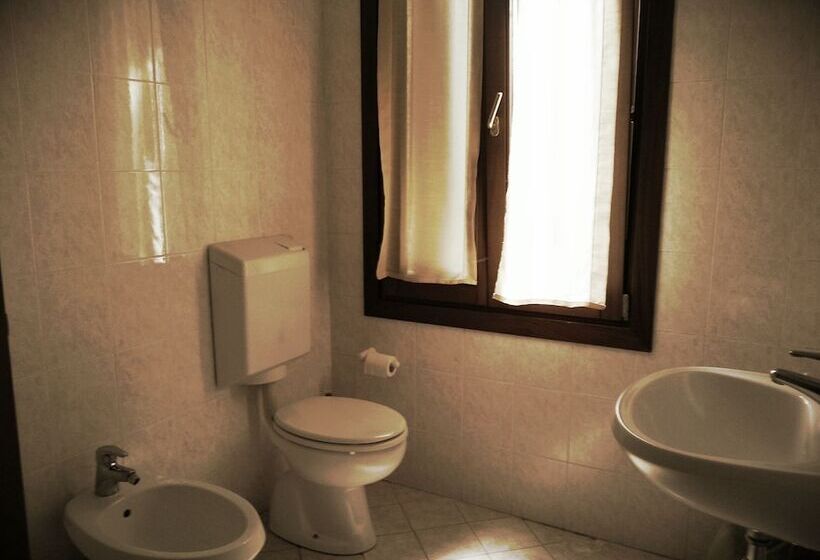 בית מלון כפרי Nuova Locanda Belvedere