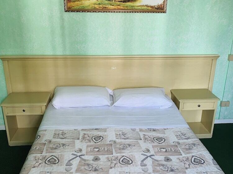 בית מלון כפרי Nuova Locanda Belvedere