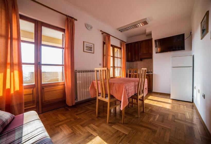 בית מלון כפרי Pansion Valbruna