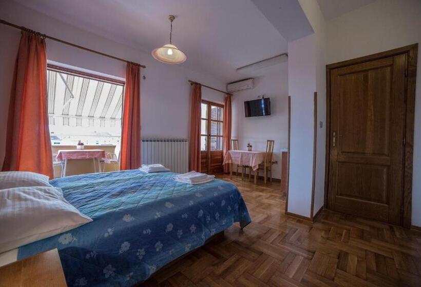 בית מלון כפרי Pansion Valbruna