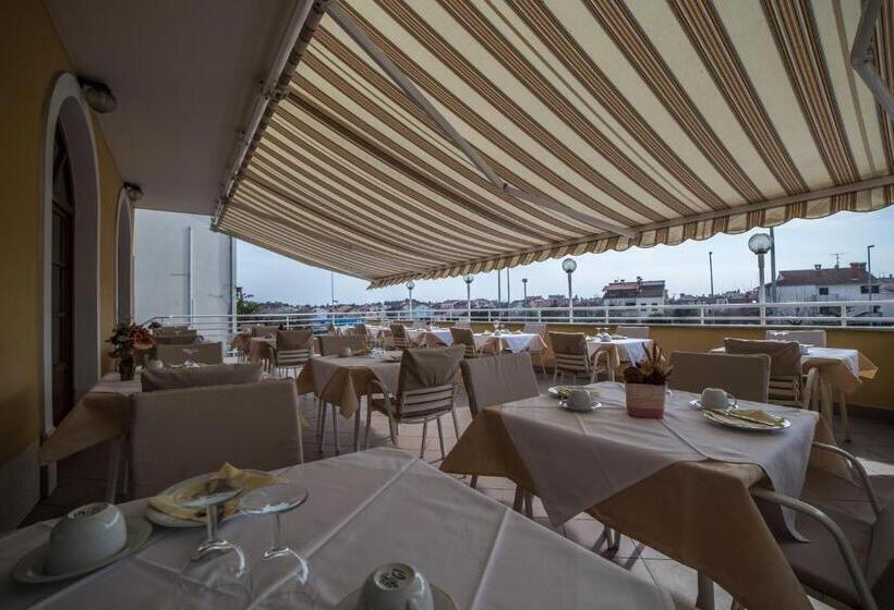 בית מלון כפרי Pansion Valbruna