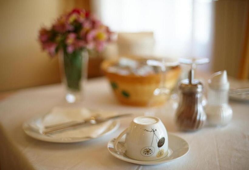 בית מלון כפרי Pansion Valbruna