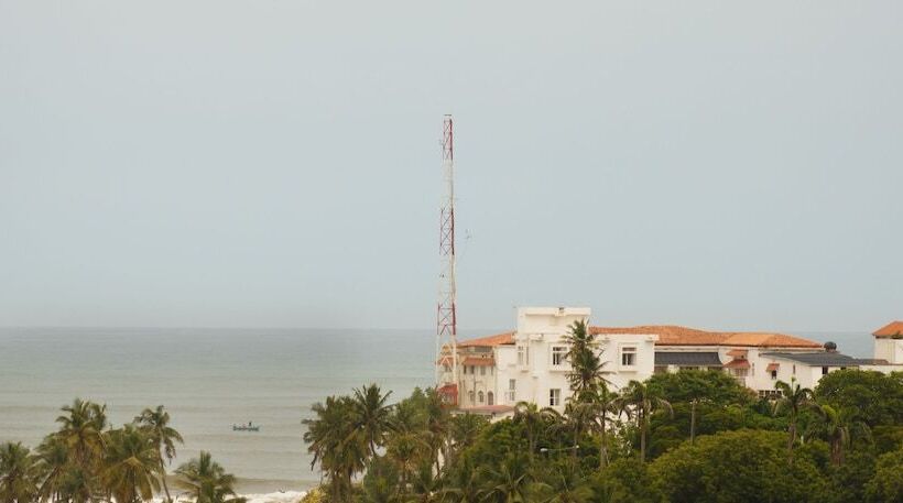 Отель Prestige Suites