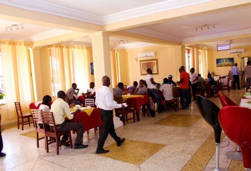 Отель Prestige Suites