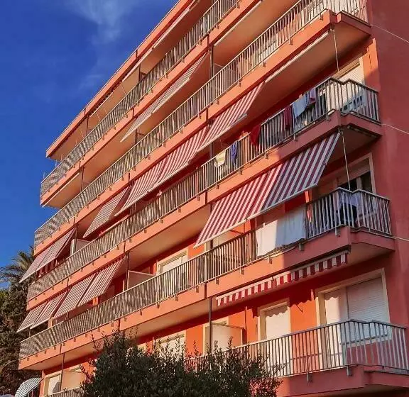 هتل Residence Laura