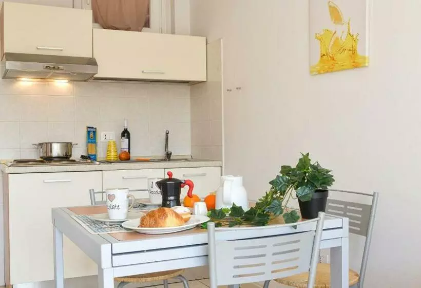هتل Residence Laura