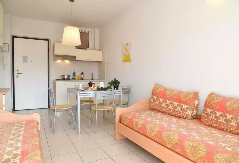 هتل Residence Laura