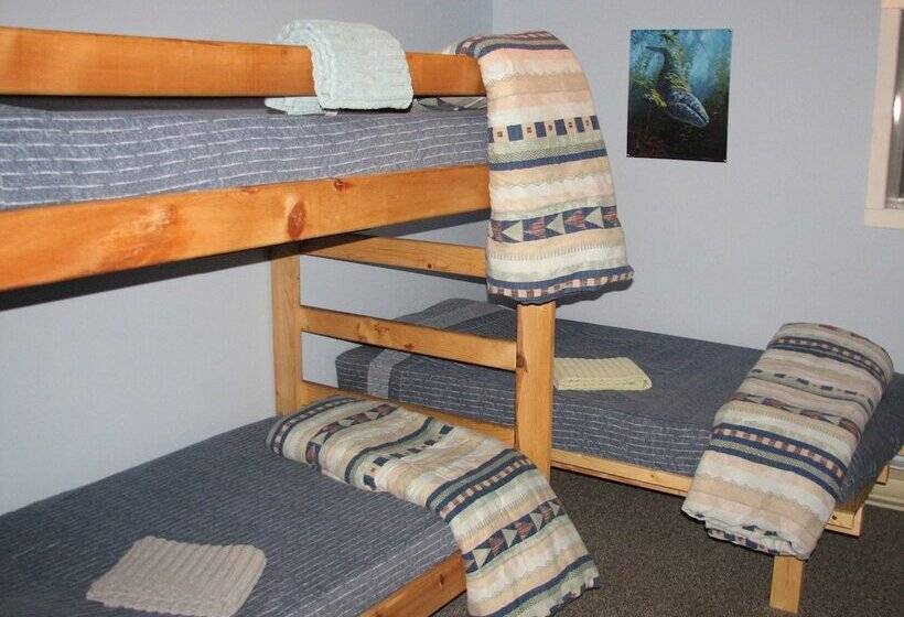 هتل Tofino Trek Inn