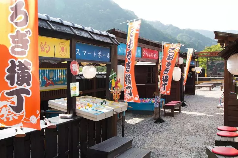 Hotelli Yamanaka Onsen Kagari Kisshotei