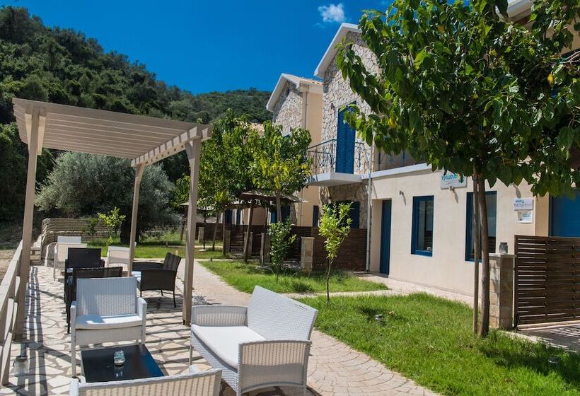 Ilianthos Apartments & Studios