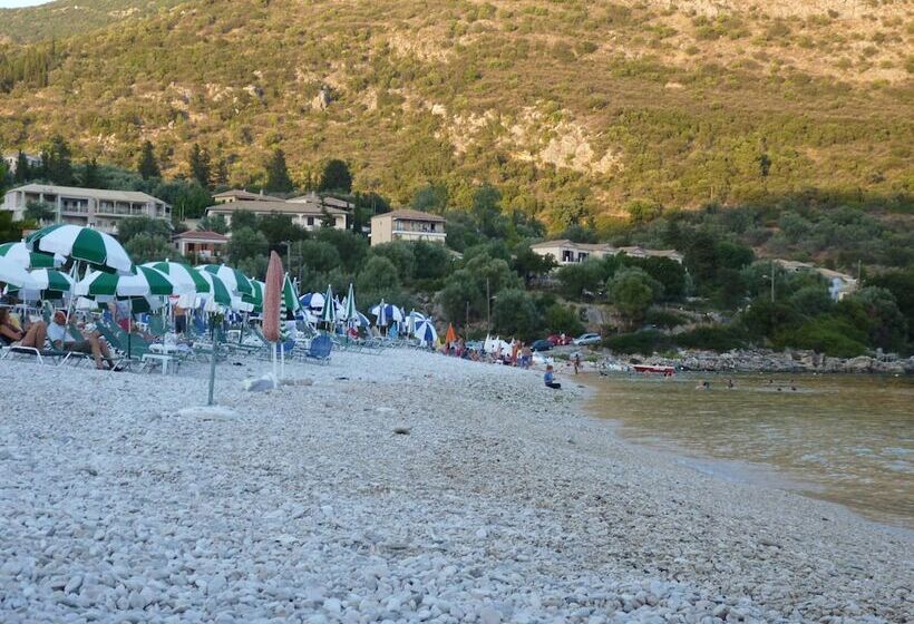 Ilianthos Apartments & Studios