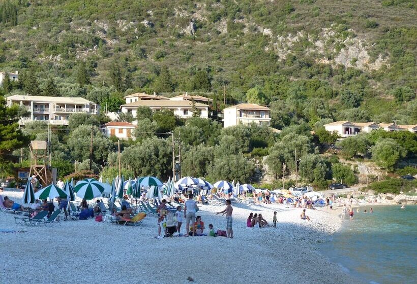 Ilianthos Apartments & Studios