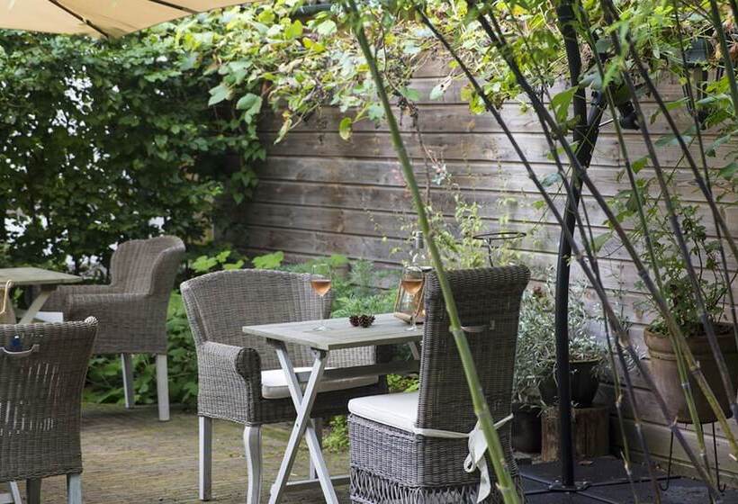 Zenzez Hotel & Lounge