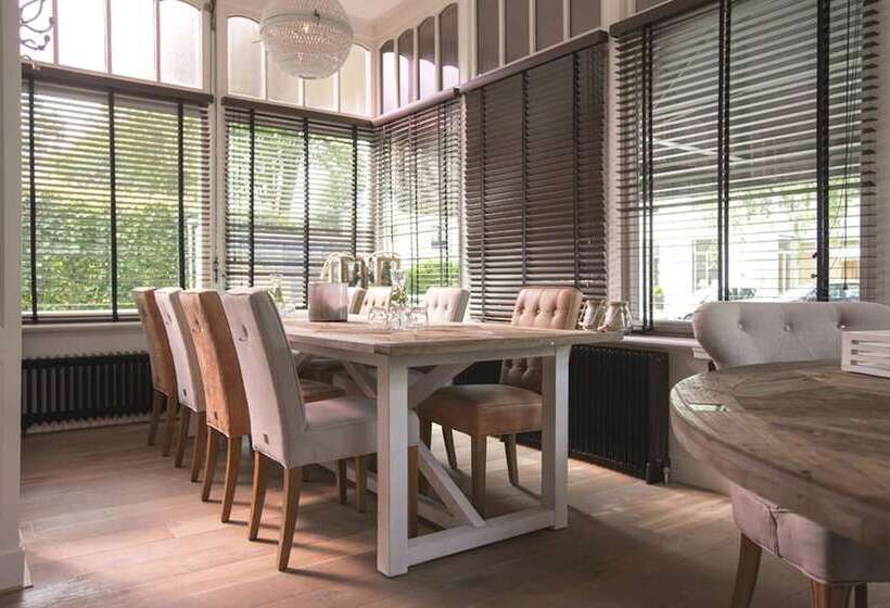 Zenzez Hotel & Lounge