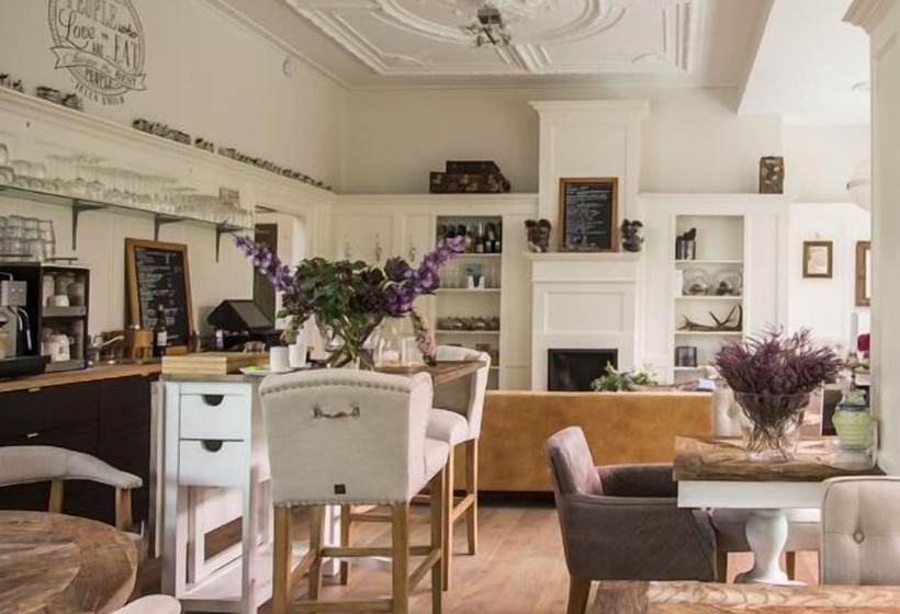 Zenzez Hotel & Lounge