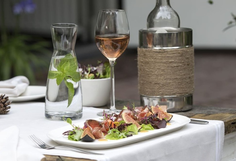 Zenzez Hotel & Lounge