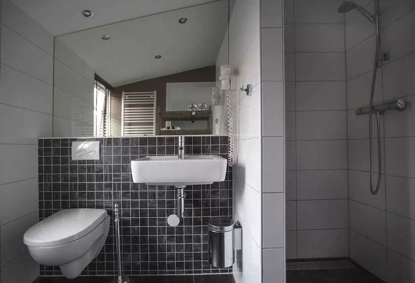 Zenzez Hotel & Lounge