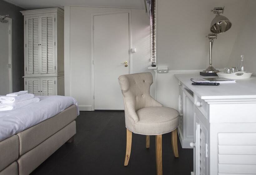 Zenzez Hotel & Lounge