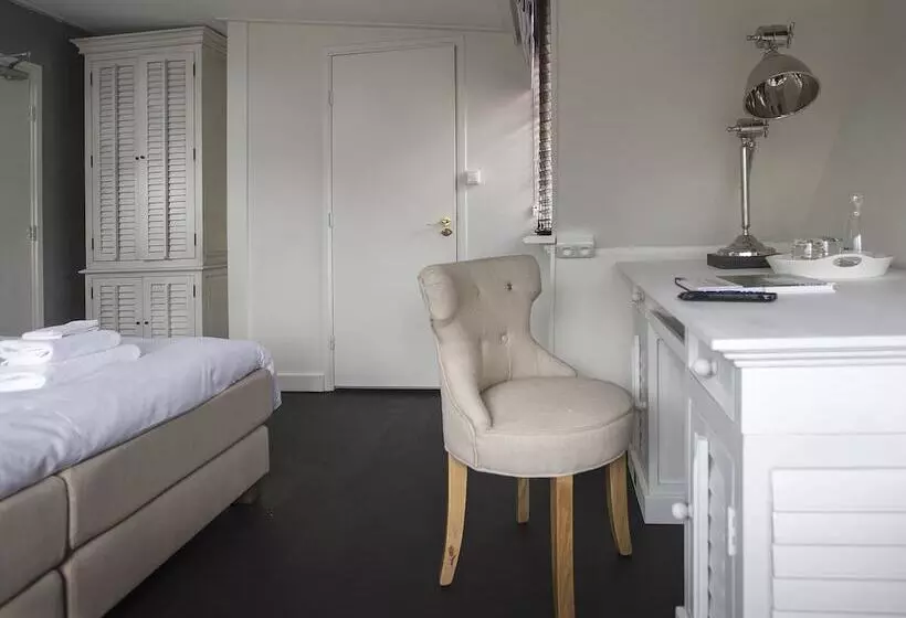 Zenzez Hotel & Lounge
