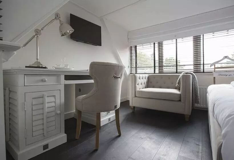 Zenzez Hotel & Lounge