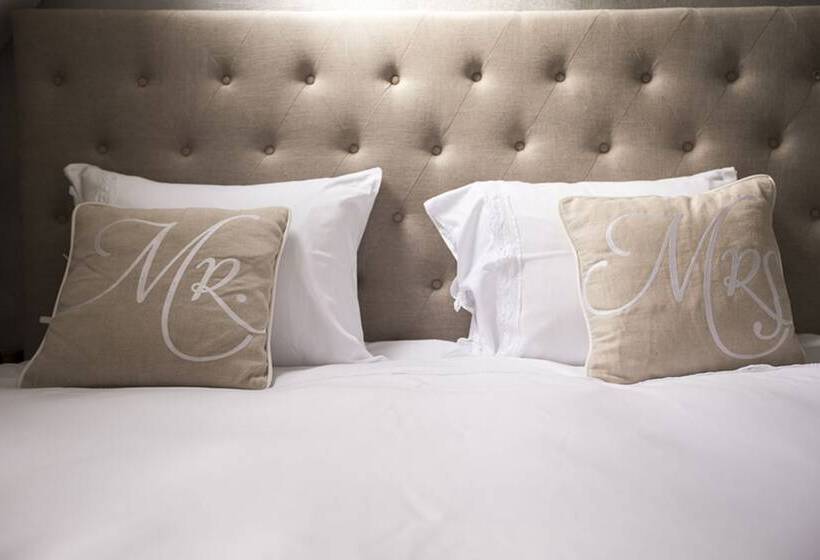 Zenzez Hotel & Lounge