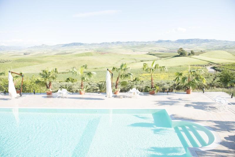 ホテル Agriturismo Sirignano Wine Resort