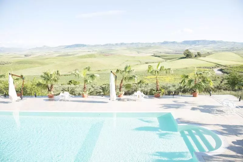 هتل Agriturismo Sirignano Wine Resort