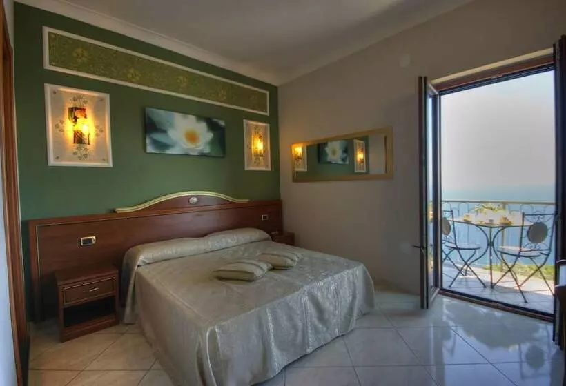 هتل B&b Il Pavone