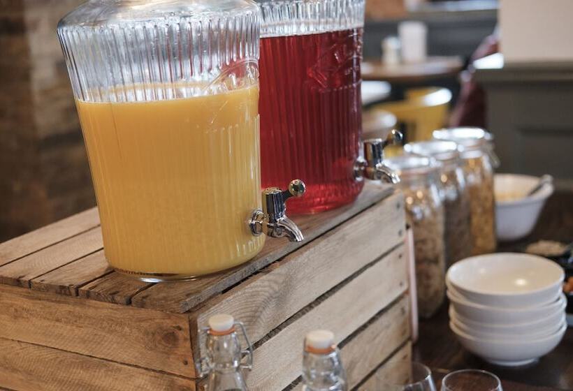 فندق Head Of The River