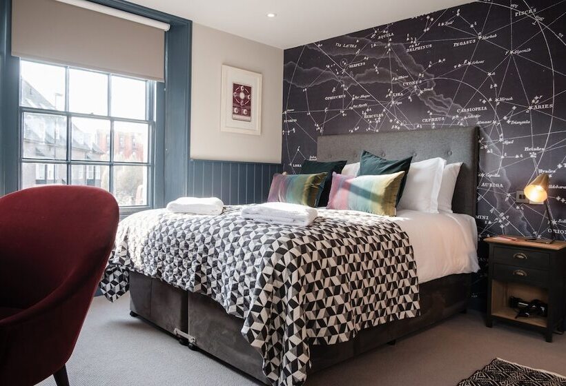 فندق Head Of The River