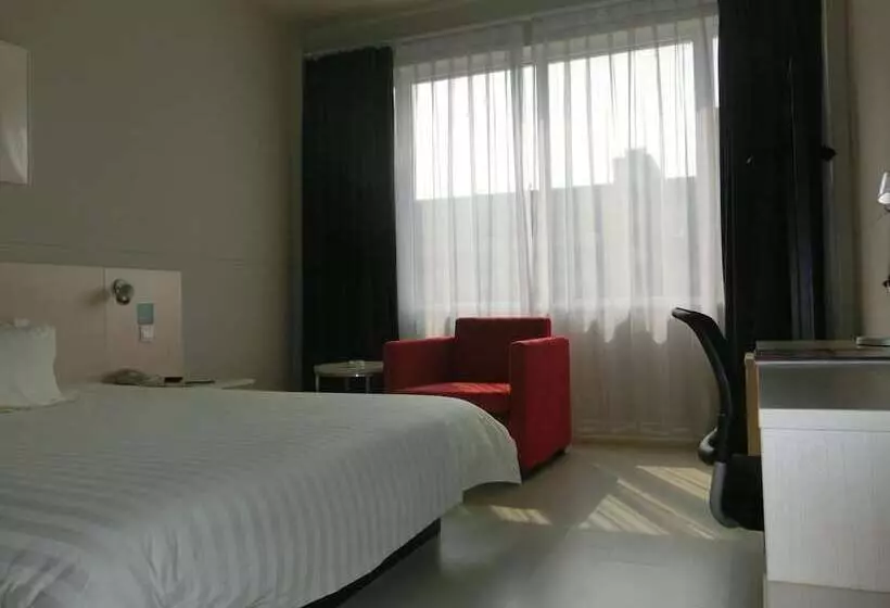 Hotelli Jinjiang Inn Xiangyang Nanshan Tanxi Road
