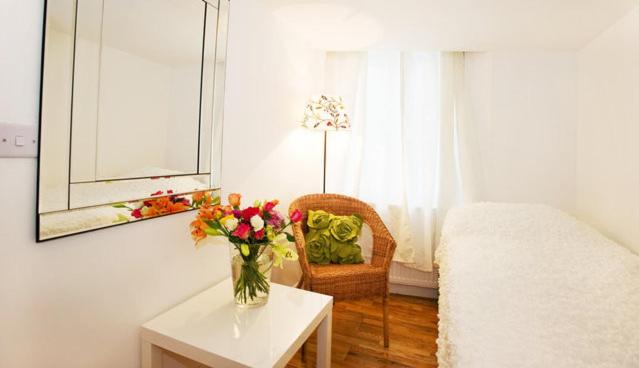 בית מלון כפרי London Full House