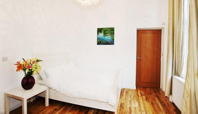 בית מלון כפרי London Full House