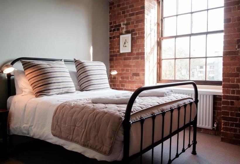 فندق Head Of The River