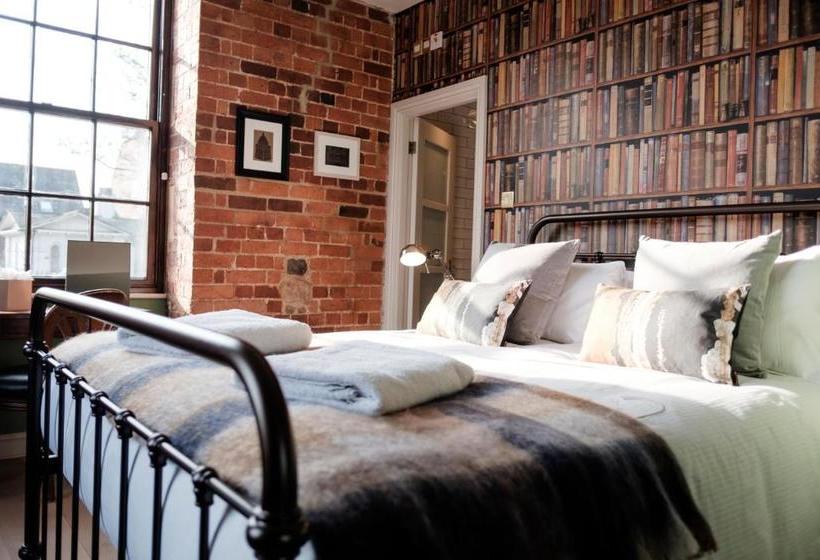 فندق Head Of The River