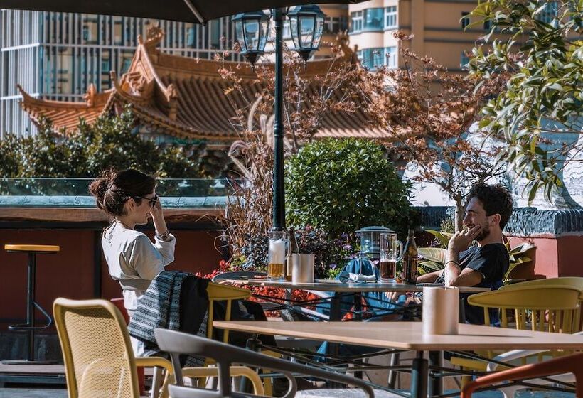 Hotel The Hump Hostel