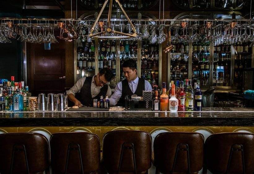 Hotel The Hump Hostel