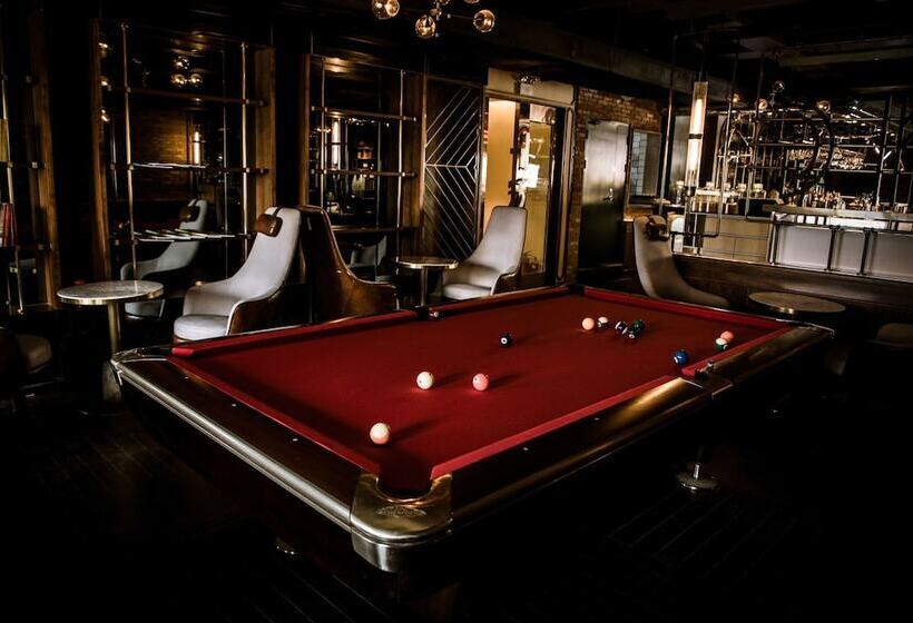 Hotel The Hump Hostel