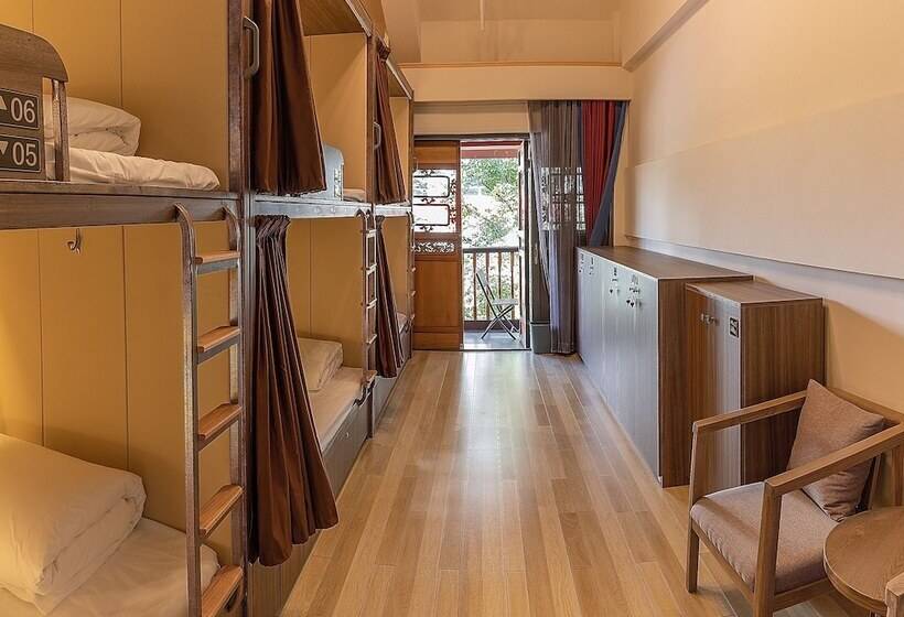 Hotel The Hump Hostel