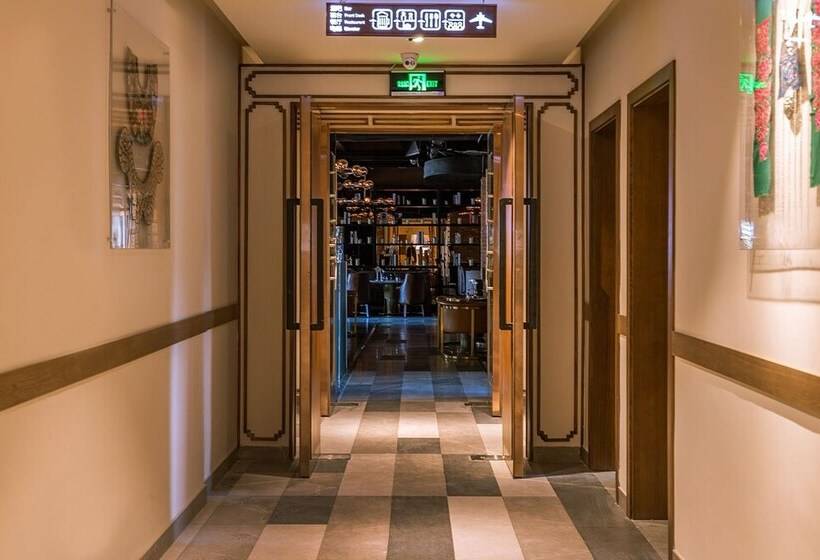 Hotel The Hump Hostel