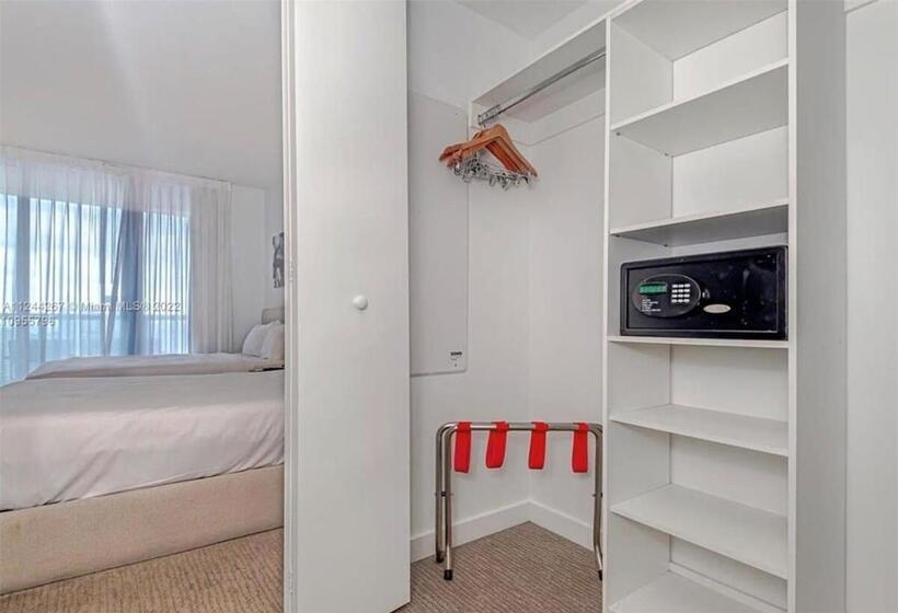 호스텔 Resort Amenities   Amazing Pool And Gym